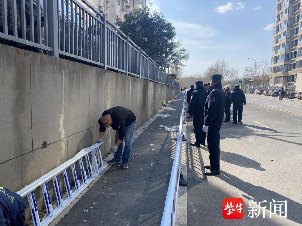 街巷长期停车乱,南京鼓楼城管开展综合治理